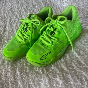 Size 7 Puma LaMelo Ball MB.01 "Green Gecko" Athletic Basketball Sneakers